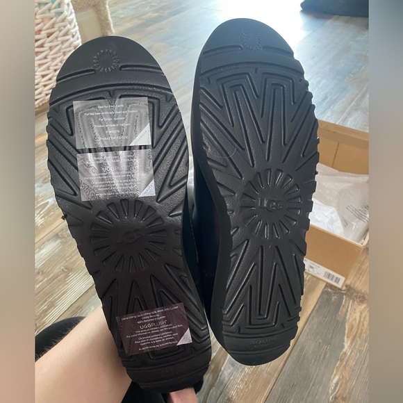 UGG women’s classic zip mini - Picture 5 of 6